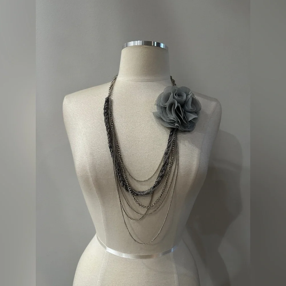 NEW Gray Flower Chain Necklace